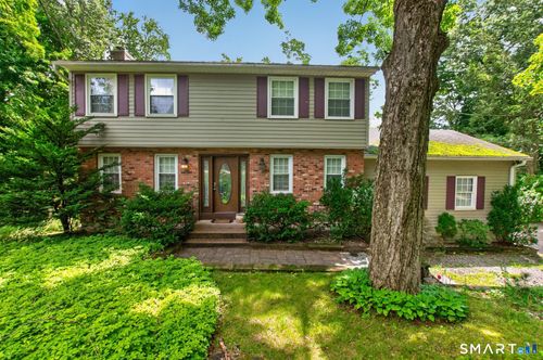 3 Suzio Dr, Meriden, CT, 06451-2704 | Card Image