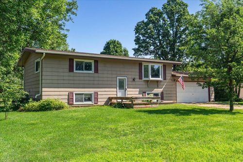 403 Walnut Dr, Woodville, WI, 54028-9539 | Card Image