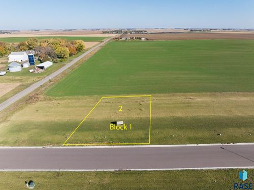 1303 Castle St, Larchwood, IA, 51241-7666 | Card Image