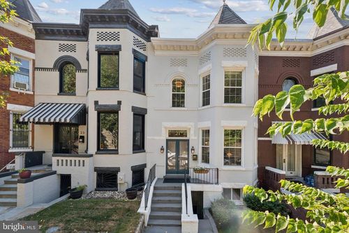 21 V St Ne, WASHINGTON, DC, 20002-1329 | Card Image