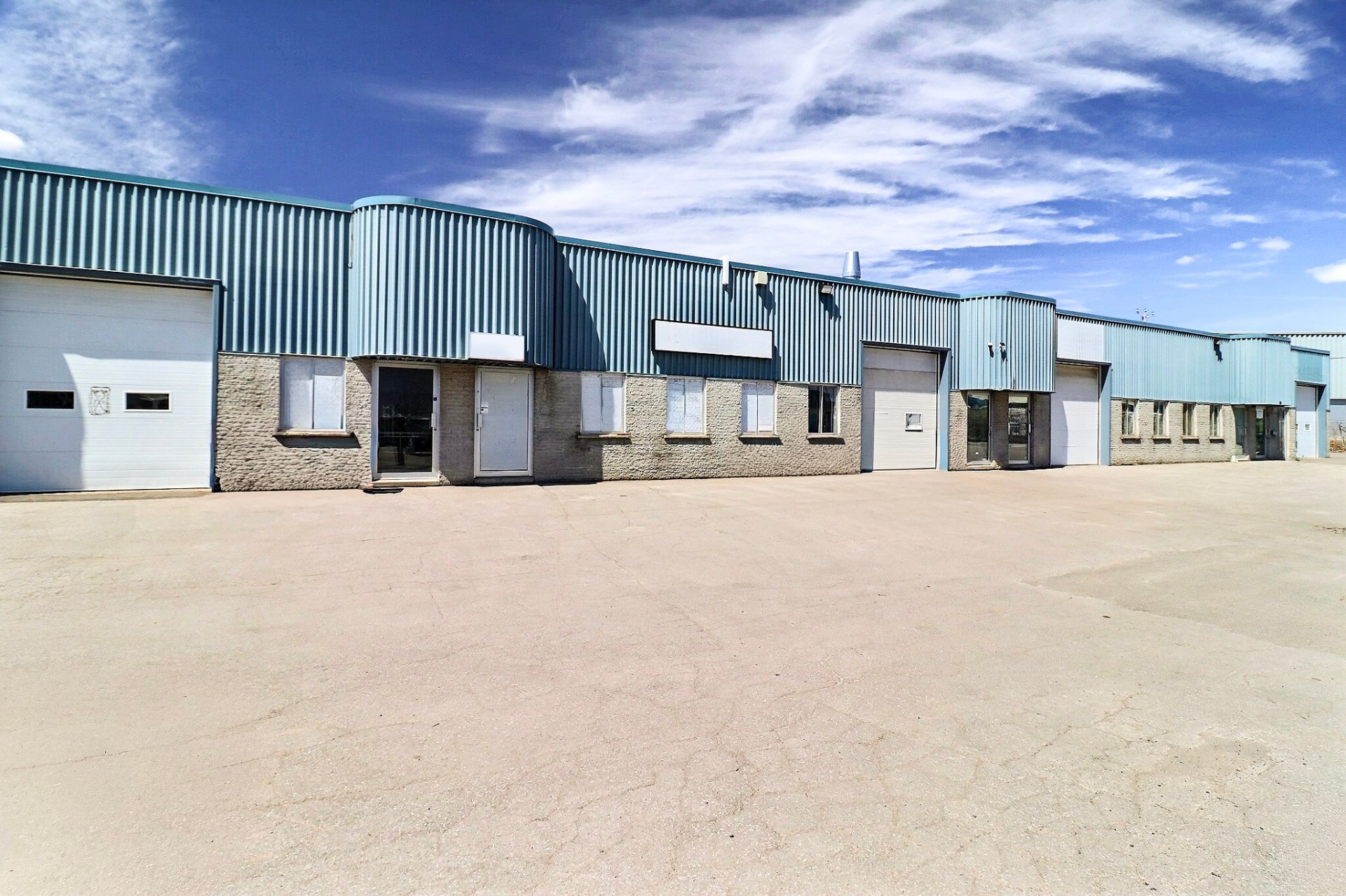 Commercial Sale in Blainville 4