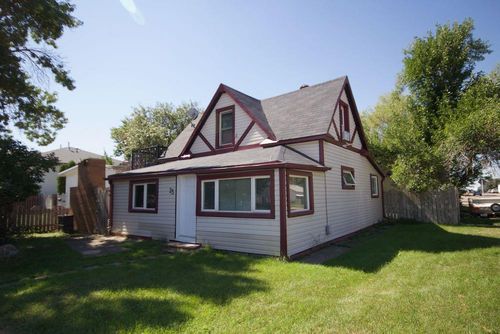 25 4 Street Ne, Redcliff, AB, T0J2P0 | Card Image