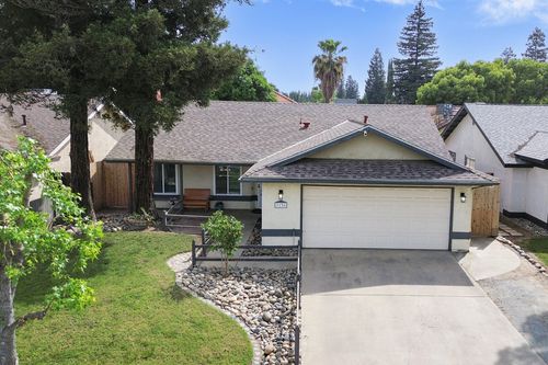 1136 N Atwood St, Visalia, CA, 93291-7831 | Card Image