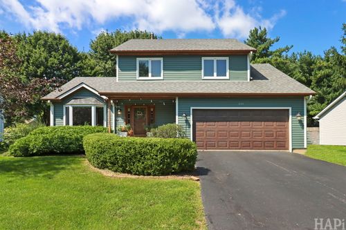 1109 Hollywood Blvd, McHenry, IL, 60050-8212 | Card Image