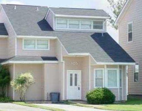 105 Lake Lynn Dr, Harvey, LA, 70058-6522 | Card Image
