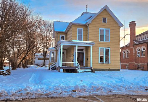 230 E Chestnut St, Canton, IL, 61520-2754 | Card Image