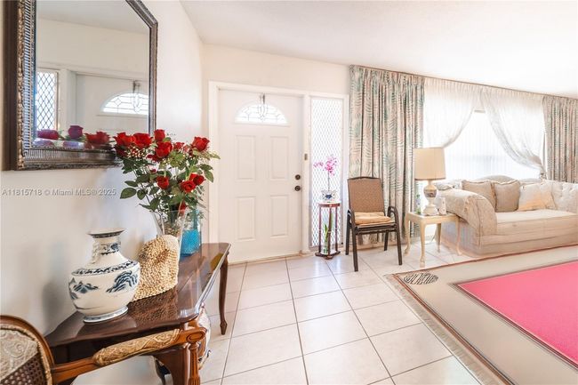 5803 Nw 85 Th Ter, House other with 2 bedrooms, 2 bathrooms and null parking in Tamarac FL | Image 6