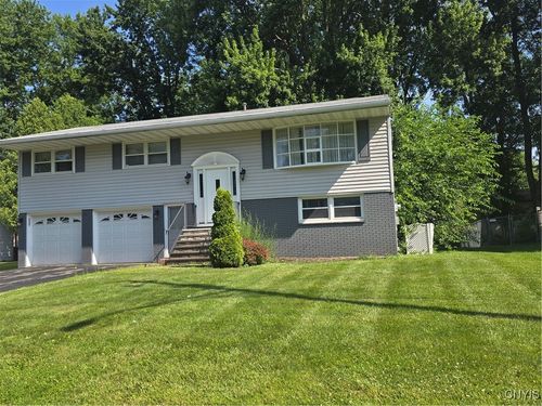 4777 Glencrest Ave, Liverpool, NY, 13088-4117 | Card Image