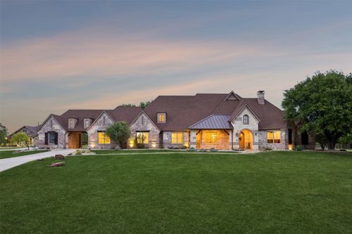 8800 Fishtrap Rd, Cross Roads, TX, 76227-7235 | Card Image