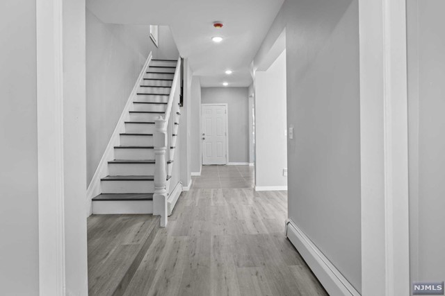 Essex St, East Orange, NJ 07017