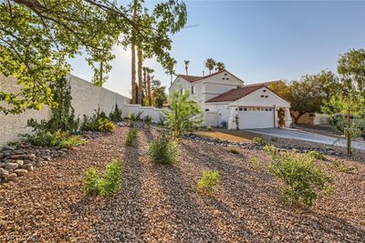 331 Merit Court, House other with 3 bedrooms, 2 bathrooms and null parking in Henderson NV | Image 2