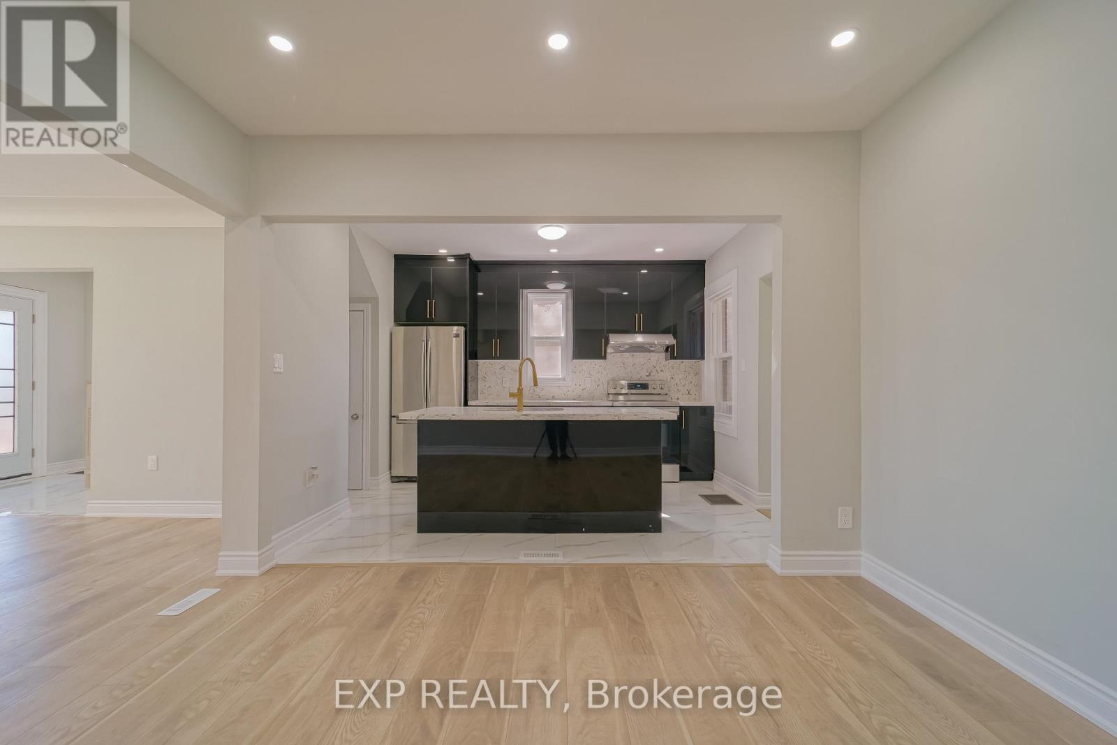 Residential Lease in Hamilton (Homeside) 4