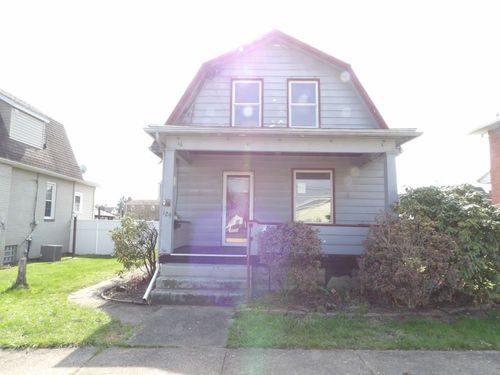 129 Lynn St, Vanport, PA, 15009-1601 | Card Image