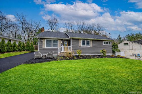 19 Fairview Pl, Hauppauge, NY, 11788-2408 | Card Image