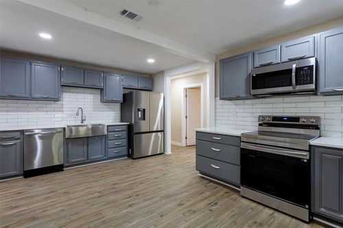 840 Red Oak Ct, Azle, TX, 76020-2419 | Card Image