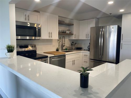 apt-549-20515 E Country Club Dr, Aventura, FL, 33180-3043 | Card Image