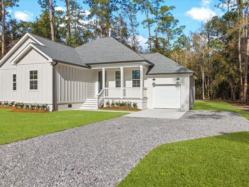 22491 Treadaway St, Mandeville, LA, 70471-8040 | Card Image