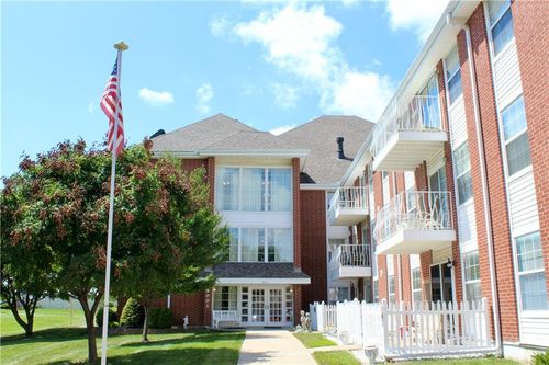 apt-203-8001 Westridge Rd, Raytown, MO, 64138-2669 | Card Image