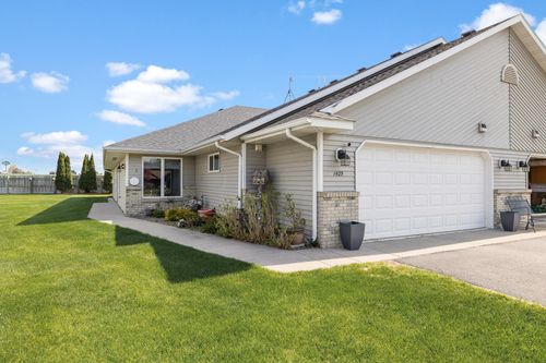 1425 Fairview Ln, Little Falls, MN, 56345-4573 | Card Image