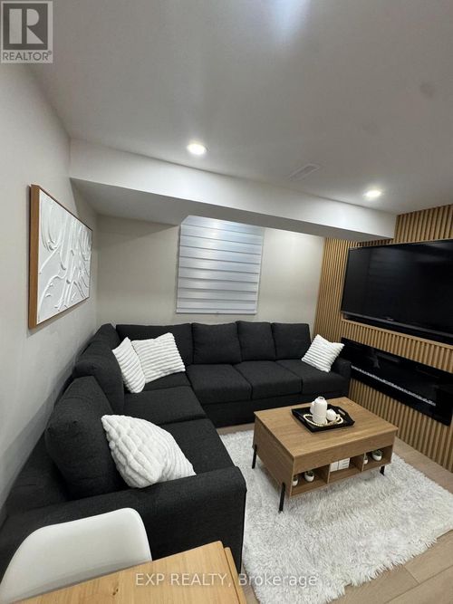 basement-925 Cobb Court, Mississauga (East Credit), ON, L5V1X8 | Card Image