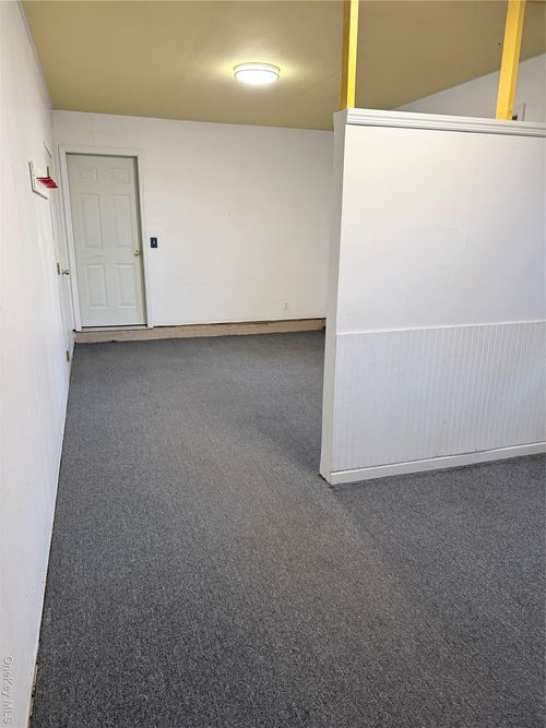 1043 Roosa Gap Rd, Pine Bush, NY, 12566-4909 | Card Image