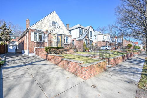 45-18 166th St, Flushing, NY, 11358-3233 | Card Image