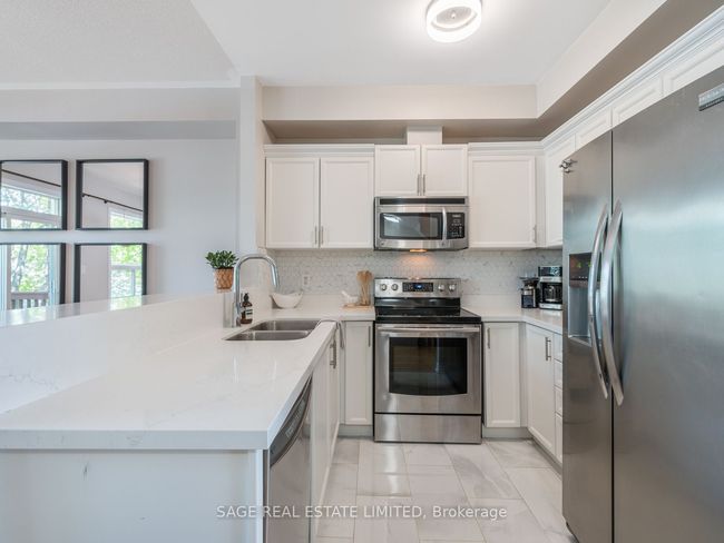 7 - 3071 Treadwells Dr, Condo with 3 bedrooms, 3 bathrooms and 2 parking in Mississauga ON | Image 12