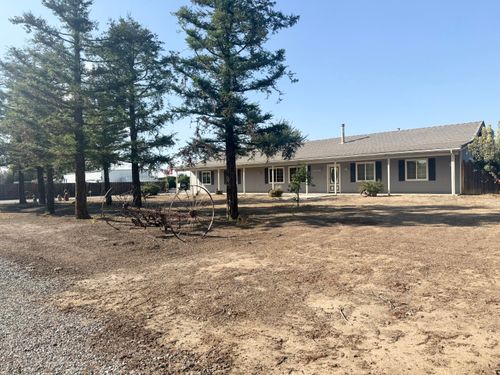 15434 Avenue 330, Ivanhoe, CA, 93235-1408 | Card Image