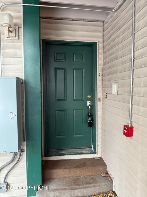 unit-e5-1542 Northview Dr, Anchorage, AK, 99504-2853 | Card Image