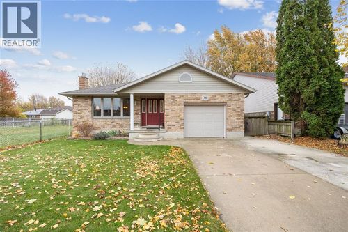 45 Bridle-Path Rd, Wallaceburg, ON, N8A4Y2 | Card Image