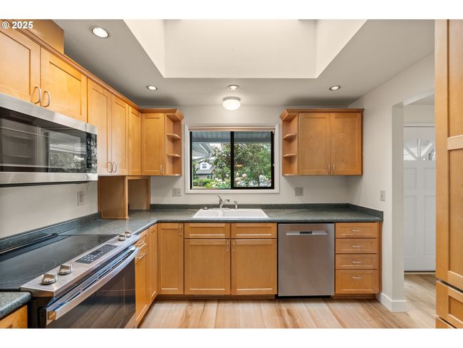 Kitchen | Image 15
