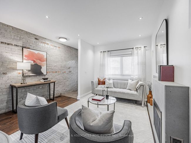 2063 Gerrard St E, House attached with 3 bedrooms, 2 bathrooms and 1 parking in Toronto ON | Image 4