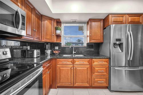 2825 Sw 5th St, Fort Lauderdale, FL, 33312-2042 | Card Image