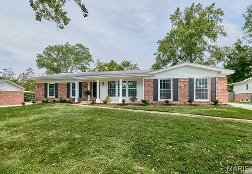 413 Claymont Dr, Ballwin, MO, 63011-2562 | Card Image