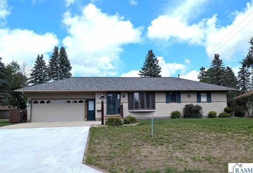 312 Maywood Ave, Eagle Lake, MN, 56024-7707 | Card Image