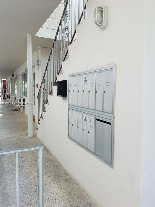 5-1021 Michigan Ave, Miami Beach, FL, 33139-4825 | Card Image
