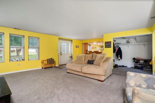 2903 Woodbury St, Commerce Township, MI, 48390-1479 | Card Image