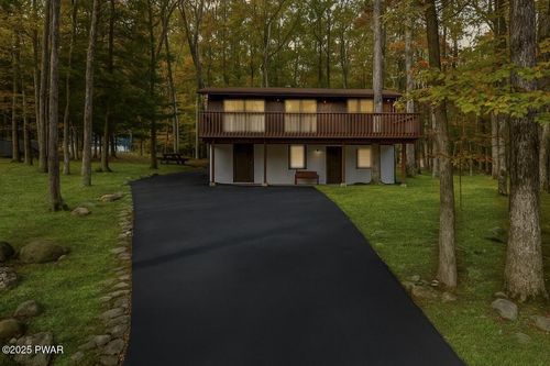179 Forest Ridge Dr, Hawley, PA, 18428-4002 | Card Image