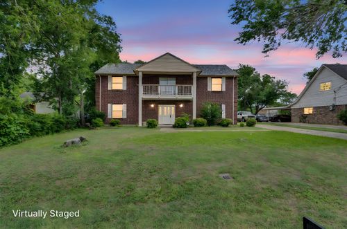 1211 Plateau Dr, Duncanville, TX, 75116-4207 | Card Image