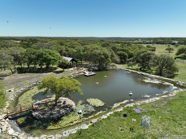 163 Northridge Dr W, House other with 2 bedrooms, 3 bathrooms and null parking in Mountain Home TX | Image 18