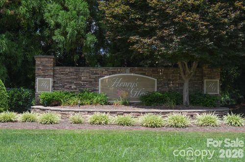 205 Henrys Glen Dr, Morganton, NC, 28655-5358 | Card Image