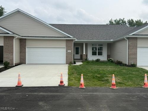 1117 Queen Anne Drive Nw, Massillon, OH, 44647 | Card Image