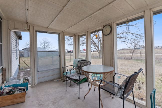 20601 Cameron Rd, House other with 3 bedrooms, 2 bathrooms and 4 parking in Coupland TX | Image 22
