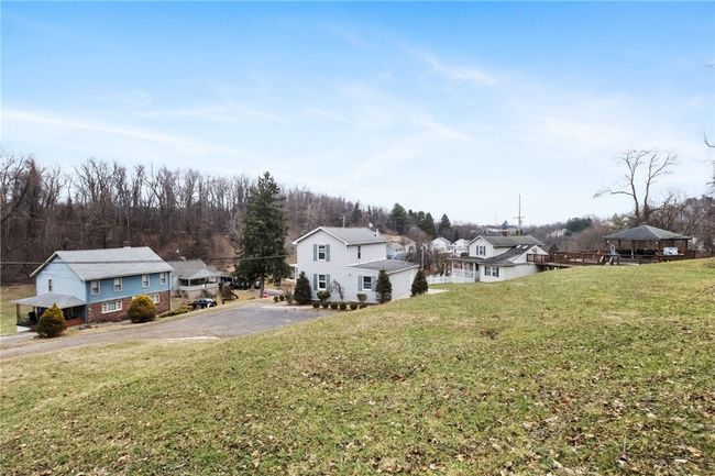 1028 Moon Run Rd, House other with 3 bedrooms, 3 bathrooms and 4 parking in Mc Kees Rocks PA | Image 29