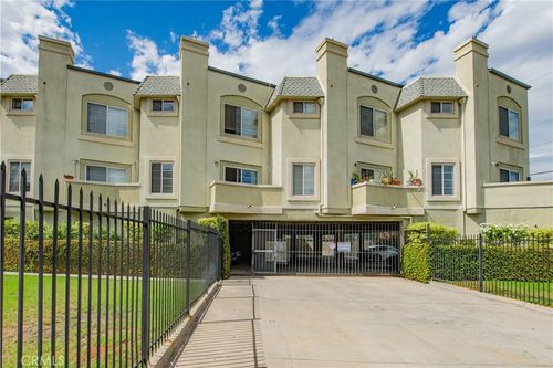 22809 Del Valle St, Woodland Hills, CA, 91364-1243 | Card Image