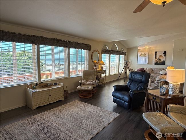 144 State Route 101, House other with 3 bedrooms, 2 bathrooms and 2 parking in Chinook WA | Image 6