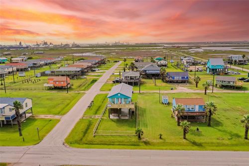 722 Fort Velasco Dr, Surfside Beach, TX, 77541-7212 | Card Image
