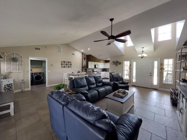 812 Jameson Rd, House other with 3 bedrooms, 2 bathrooms and null parking in Lithia FL | Image 47