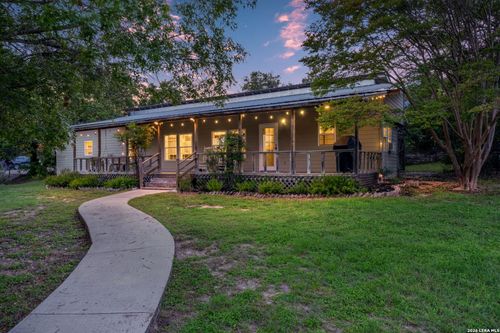 195 Lillian Dr, Kerrville, TX, 78028-8710 | Card Image