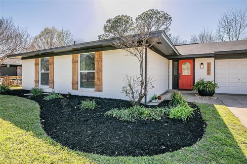 1607 Cimarron Trl, Grapevine, TX, 76051-4819 | Card Image